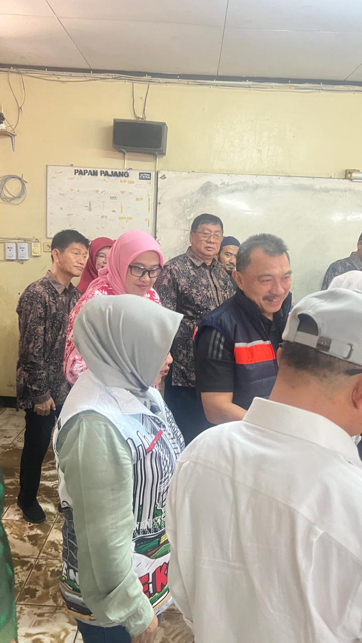 Kunjungan Ke Sma 6 Bekasi Yang Terimbas Banjir ... 