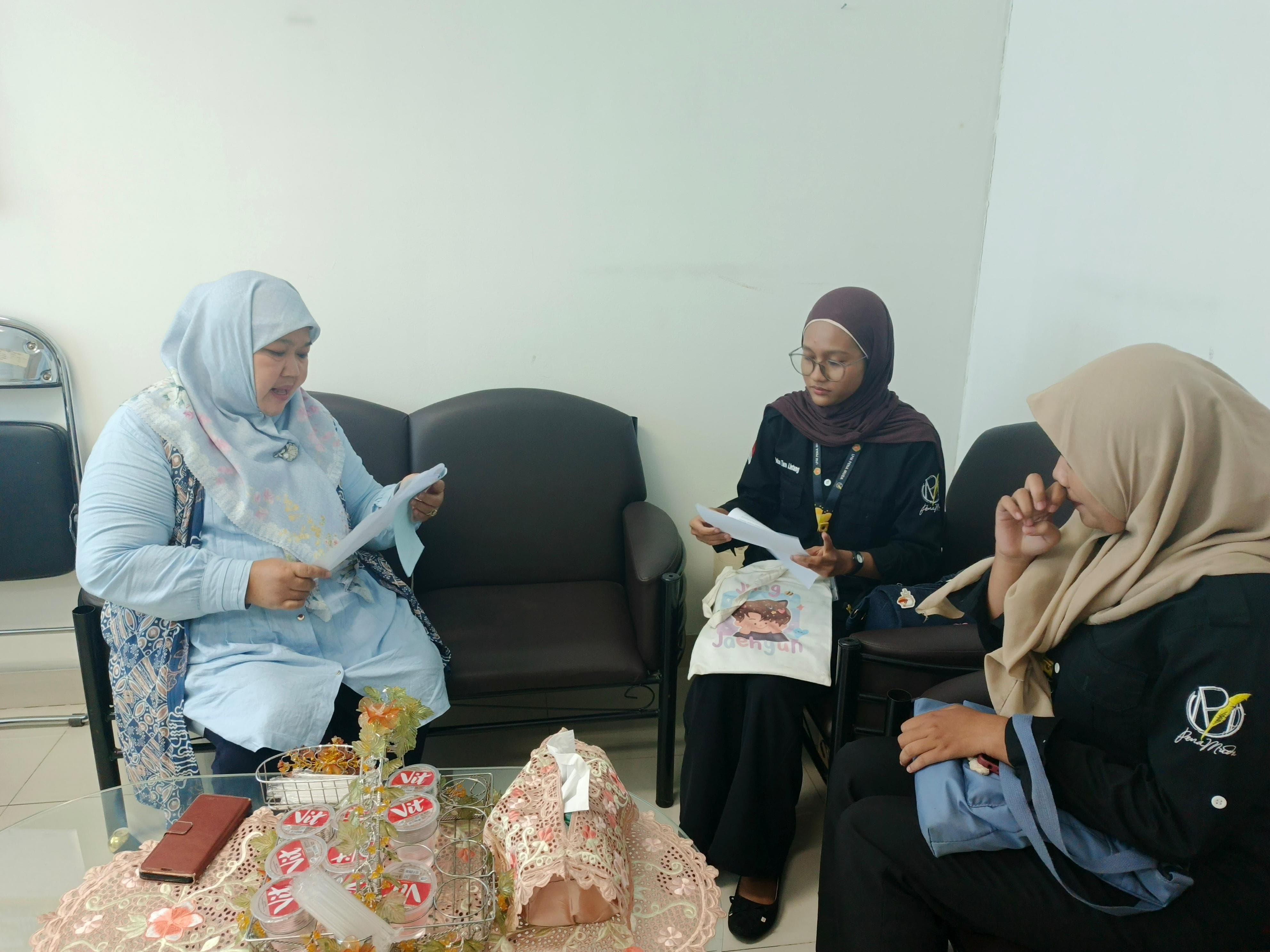 Kunjungan Dari Mahasiswa Universitas Bhayangkara Jakarta Dalam Wawancara Terkait Fenomena Kekerasan  ... 
