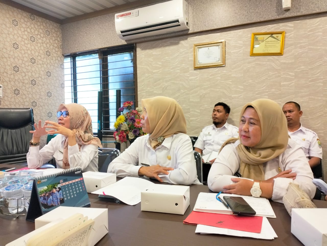 Pembahasan Lpj Hibah Di Ruang Rapat Bpkad ... 